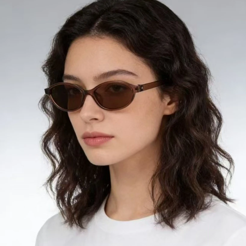 Small Oval Sunglasses Women Vi - Designer Sunglasses recension och pris
